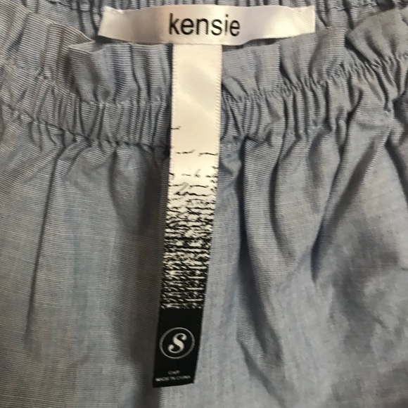 🚨SOLD🚨Kensie Oxford Off the Shoulder Top - Picture 4 of 4